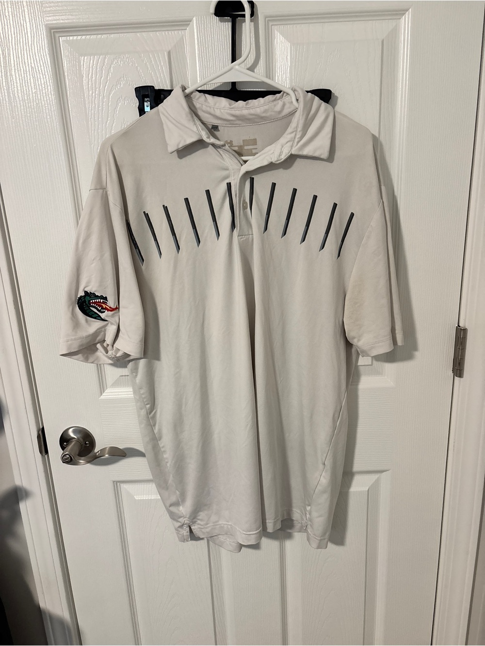 Men's Light Gray Polo Shirt with Subtle Stripe Accents